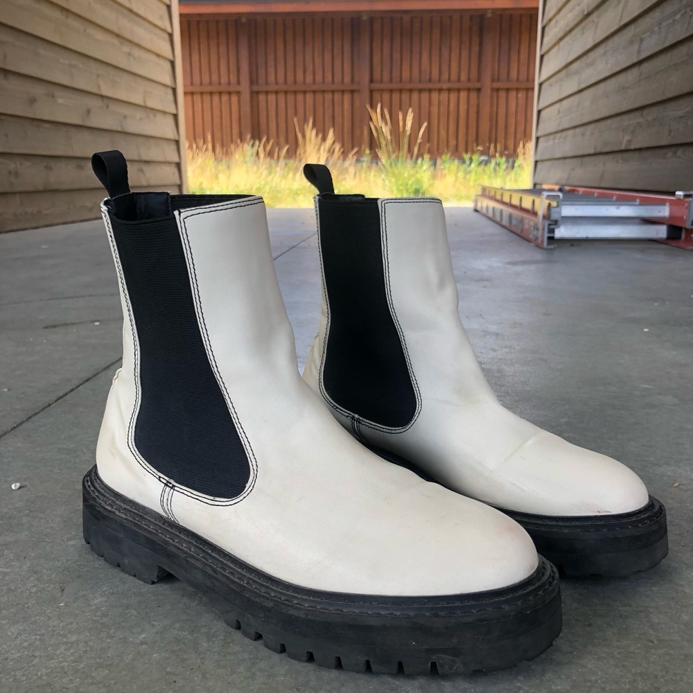 Stylish White Chelsea Boots